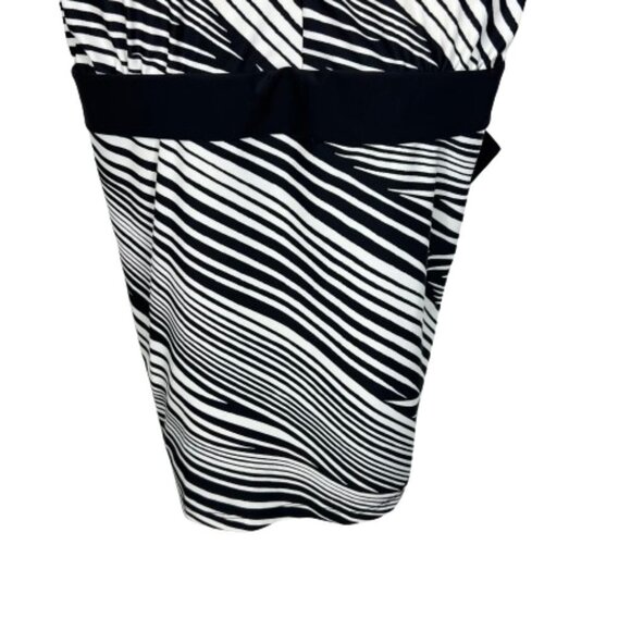 Ava & Viv Womens Swim Tankini Top Diagonal Stripes Black White Plus Size 20W - Picture 4 of 10
